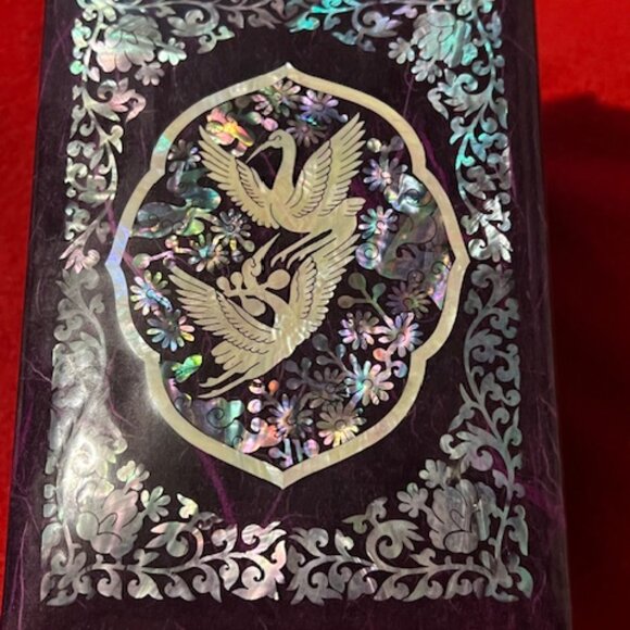 Korean Mother of Pearl Music Jewelry Box – Crane Design, Lacquered Purple Inlay - Picture 4 of 6